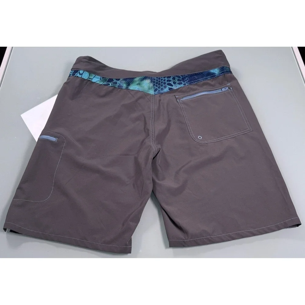 HUK Fishing Shorts Mens XL Gray Hybrid Boardshorts Swim Trunks P0000545